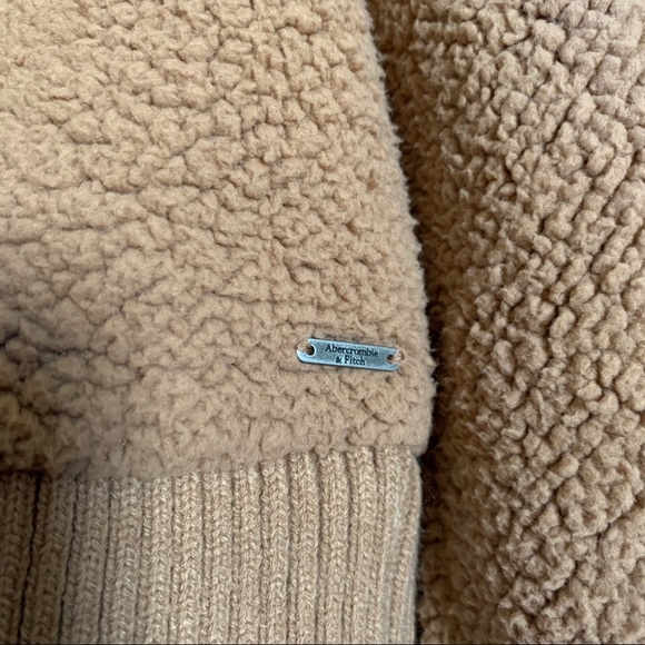 Abercrombie & Fitch tan sherpa sweatshirt Small - Picture 6 of 13